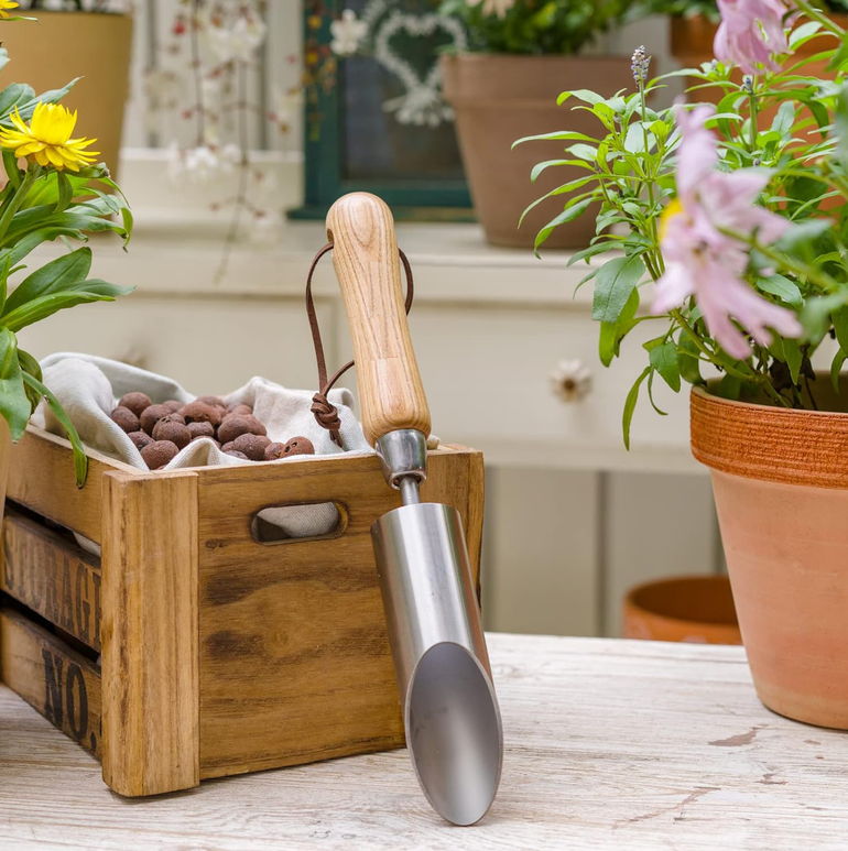 THE DUC's Bulb Planter Tool